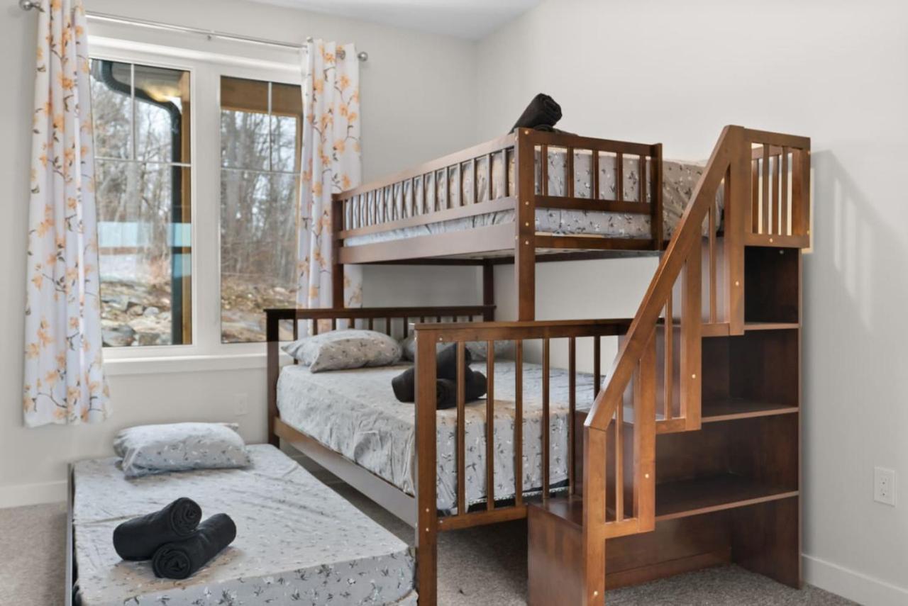 הנטסוויל Muskoka Retreat Stunning Hilltop Views מראה חיצוני תמונה