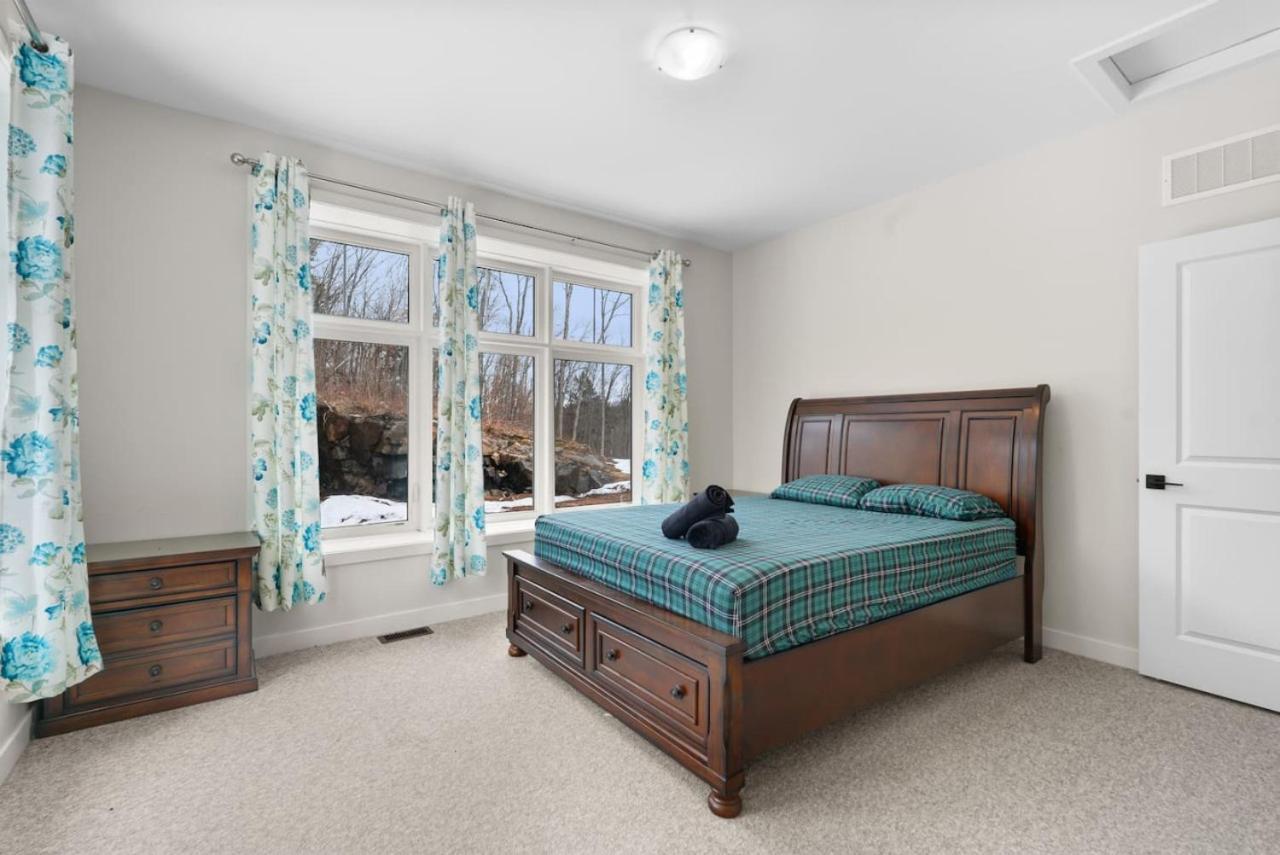 הנטסוויל Muskoka Retreat Stunning Hilltop Views מראה חיצוני תמונה